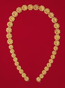 Collana di perline a forma di rosetta, dalla Tomba Tholos a Dendra, c.1400 a.C. da Mycenaean